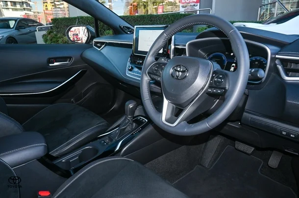 2024 TOYOTA Corolla Hatch Hybrid ZR image 7