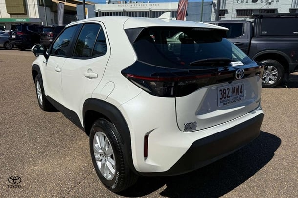 2021 Toyota Yaris Cross Hybrid GX image 2