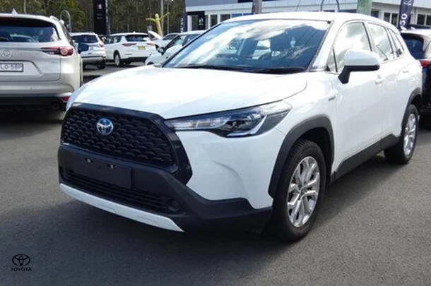 2023 Toyota Corolla Cross GX image 2
