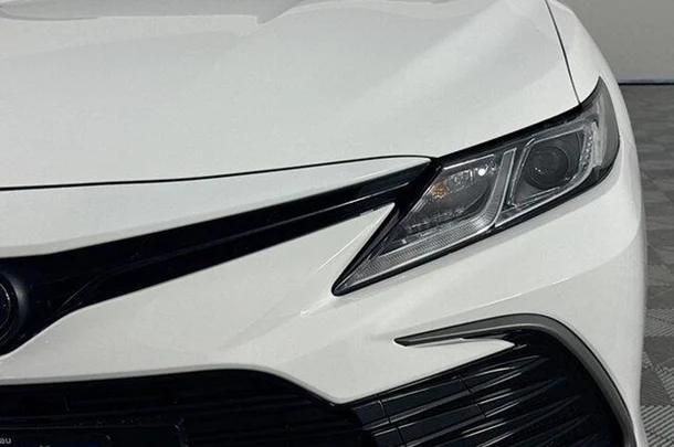 2021 Toyota Camry Hybrid Ascent image 3