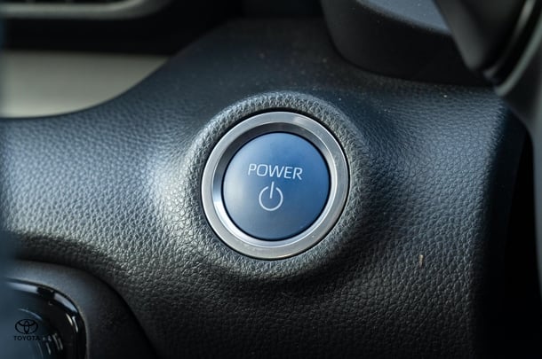 2021 TOYOTA Yaris Hybrid SX image 17