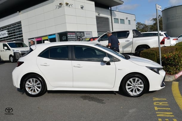 2024 Toyota Corolla Hatch Hybrid Ascent Sport image 5