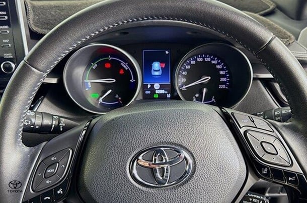 2022 Toyota C-HR Hybrid GR-S image 13