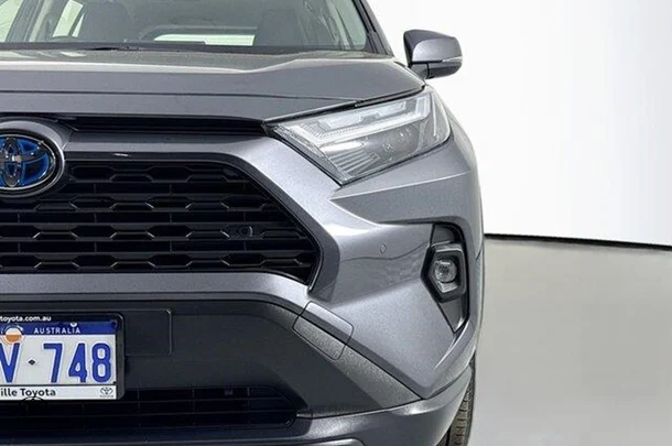 2023 Toyota Rav4 Hybrid GX image 3