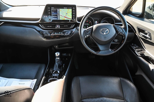 2023 Toyota C-HR Hybrid Koba 2WD image 7