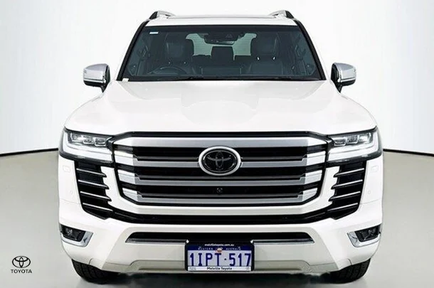2022 Toyota LANDCRUISER Sahara ZX image 2