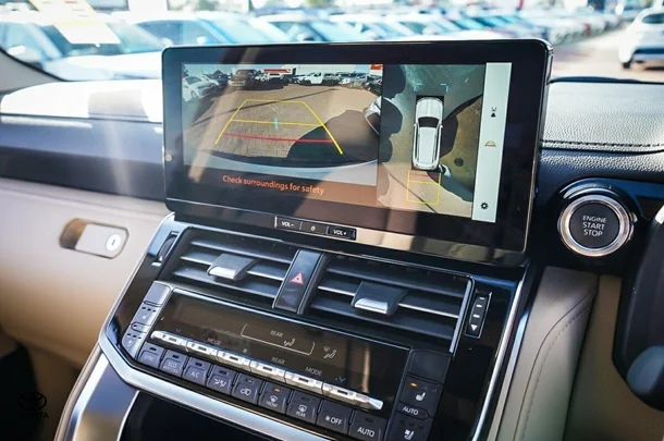 2025 Toyota Landcruiser VX image 24