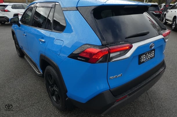 2020 Toyota RAV4 Hybrid Cruiser-AWD image 9