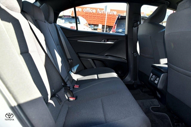 2024 Toyota Camry Hybrid Ascent image 9