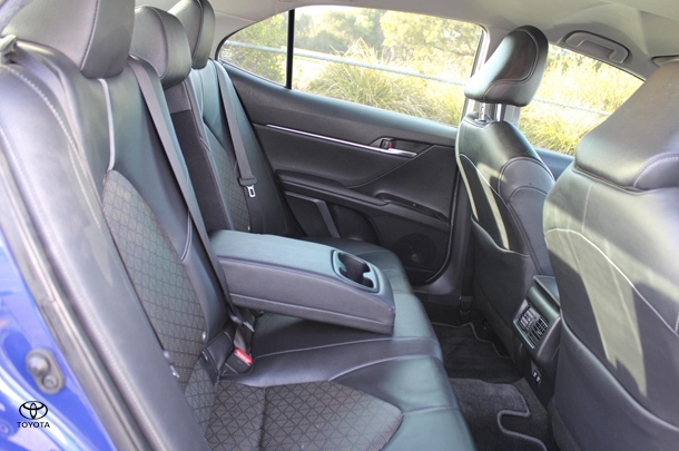 2020 Toyota Camry SX image 18
