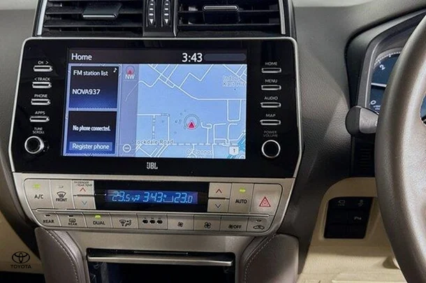 2022 Toyota Prado VX image 13