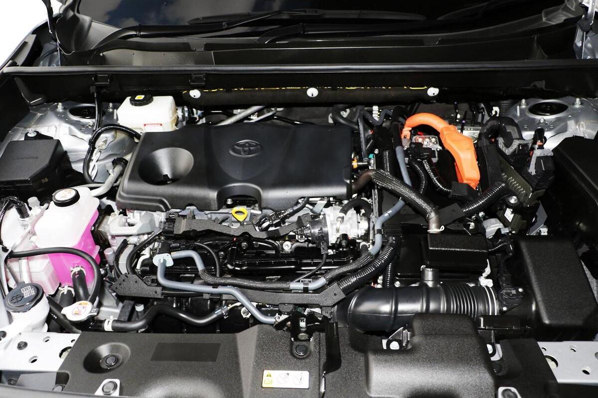 2024 Toyota RAV4 GXL Auto eFour image 11