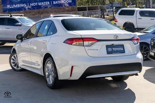 2021 Toyota Corolla Ascent Sport image 2