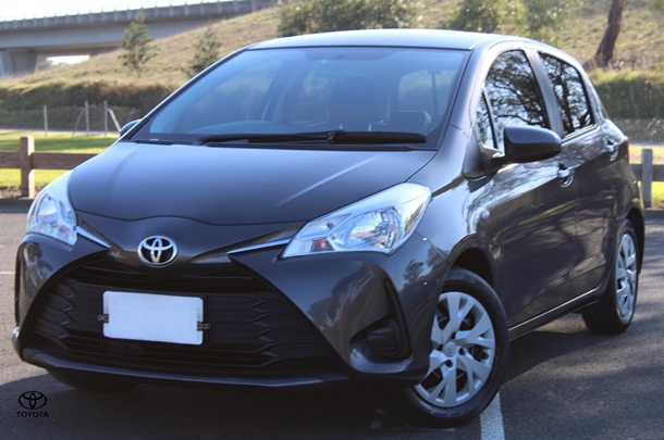2019 Toyota Yaris Ascent image 11