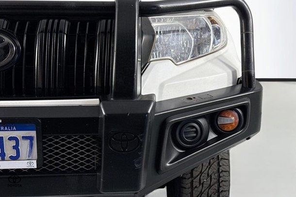 2020 Toyota Prado GX image 13