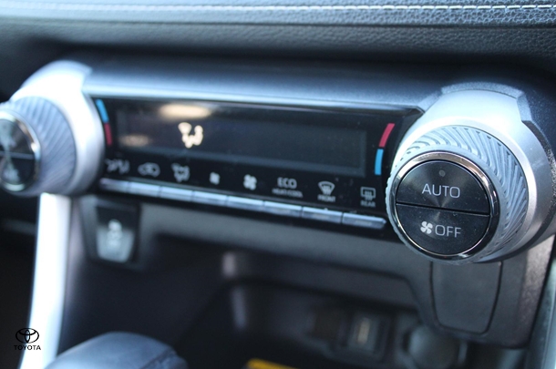 2021 Toyota RAV4 Hybrid GXL-2WD image 32