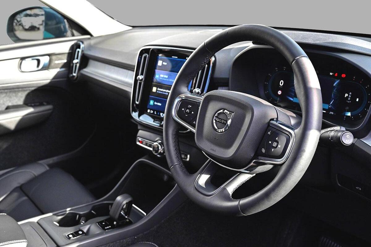 2024 Volvo XC40 Plus B4 Auto MY25 image 6