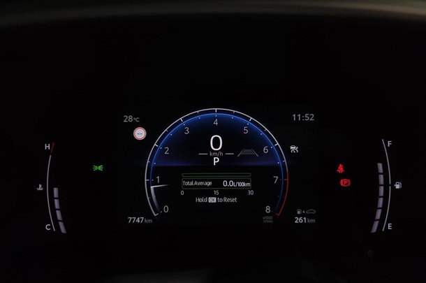 2023 Toyota Corolla Cross Petrol GXL image 13