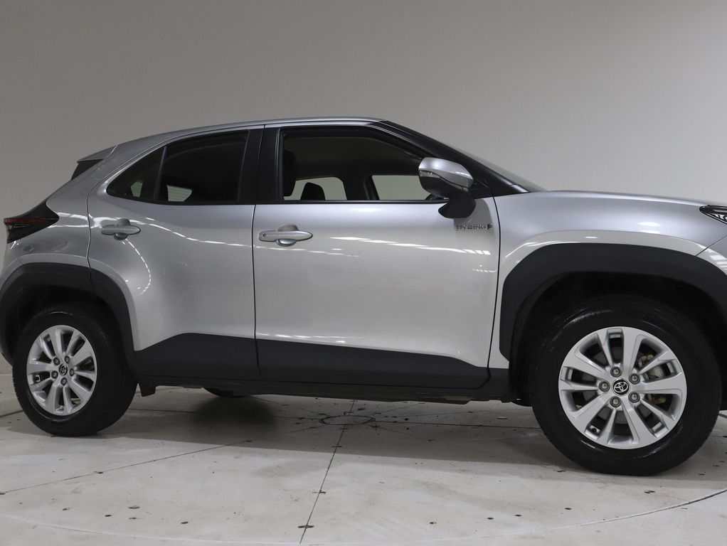 2020 Toyota Yaris Cross Hybrid GX image 24