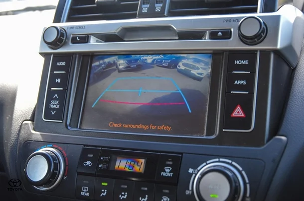 2017 Toyota Prado GX image 12