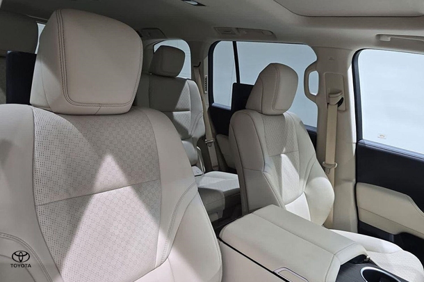 2022 Toyota Landcruiser Sahara ZX image 28