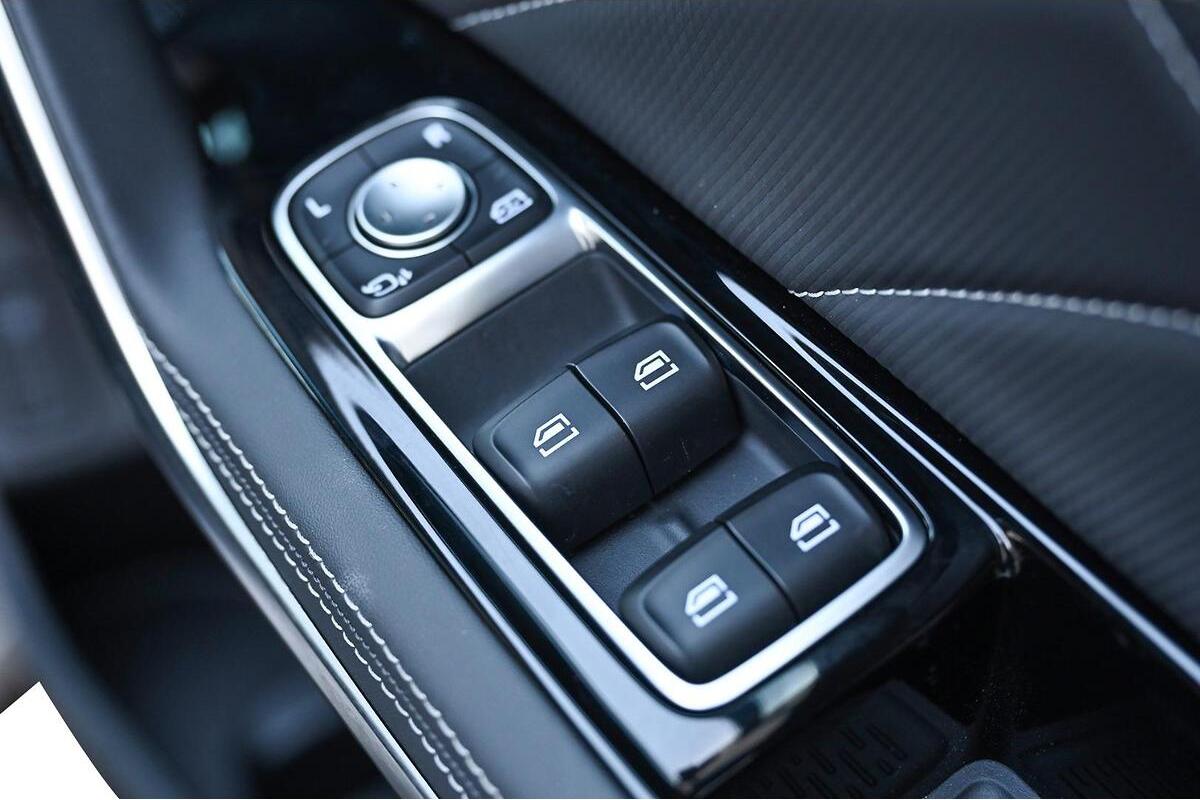 2025 LDV MIFA Executive Auto MY23 image 17