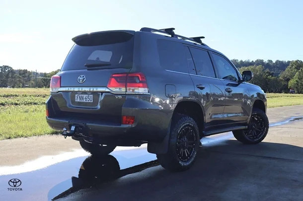 2020 Toyota Landcruiser VX image 6