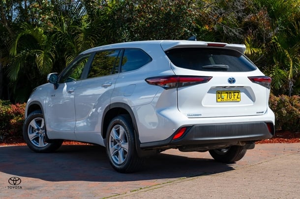 2024 TOYOTA Kluger Hybrid GX AWD image 2