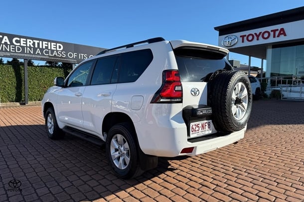 2023 Toyota Prado GXL image 4