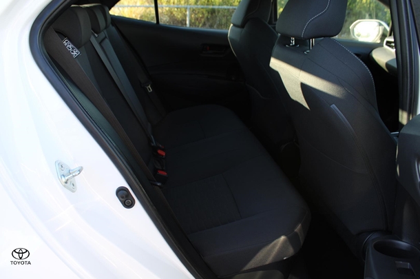 2020 Toyota Corolla Hatch Hybrid Ascent Sport image 18