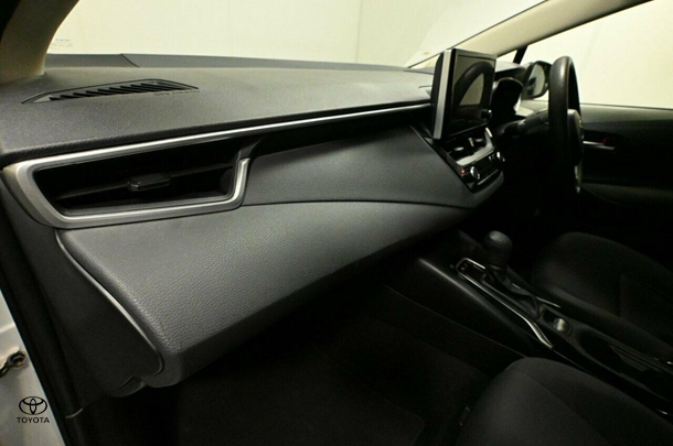 2023 Toyota Corolla Sedan Hybrid Ascent Sport image 17