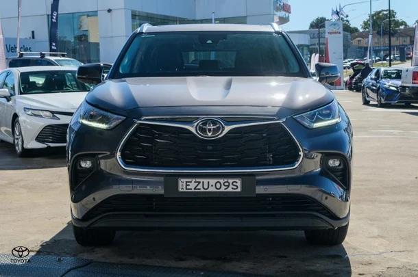 2022 Toyota Kluger AWD GRANDE image 4