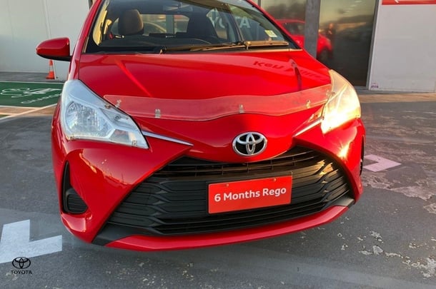 2017 Toyota Yaris Ascent image 4