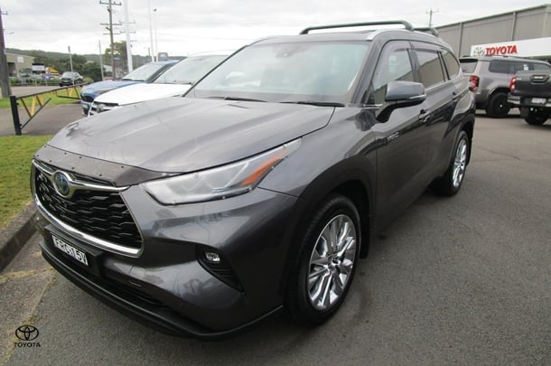 2021 Toyota Kluger Hybrid AWD GRANDE image 3