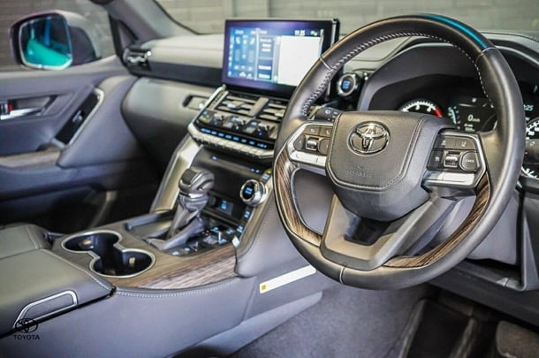 2023 Toyota Landcruiser VX image 15
