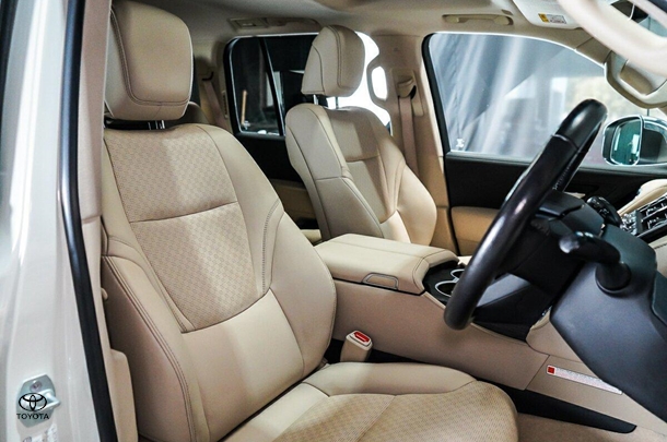 2023 Toyota Landcruiser Sahara ZX image 13