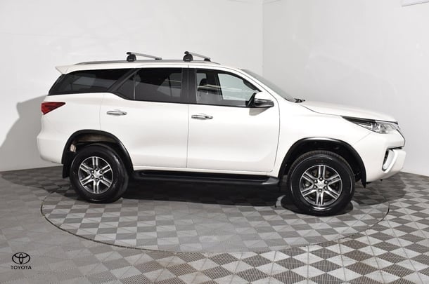 2018 Toyota Fortuner GXL image 11
