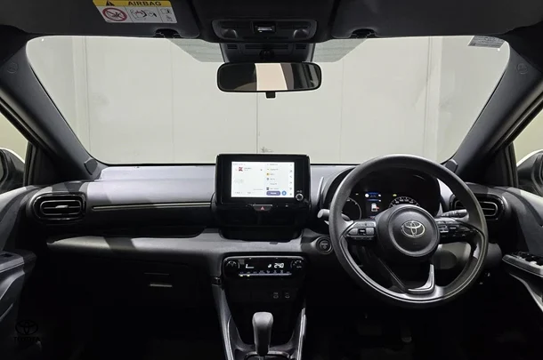 2024 Toyota Yaris HB Hybrid Ascent Sport image 12