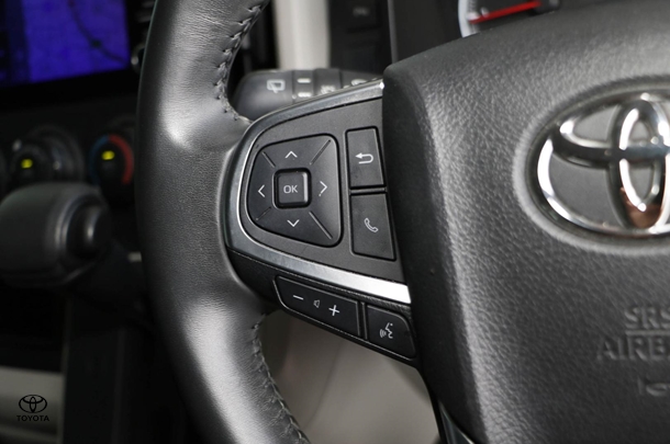 2019 Toyota Hiace LWB image 15