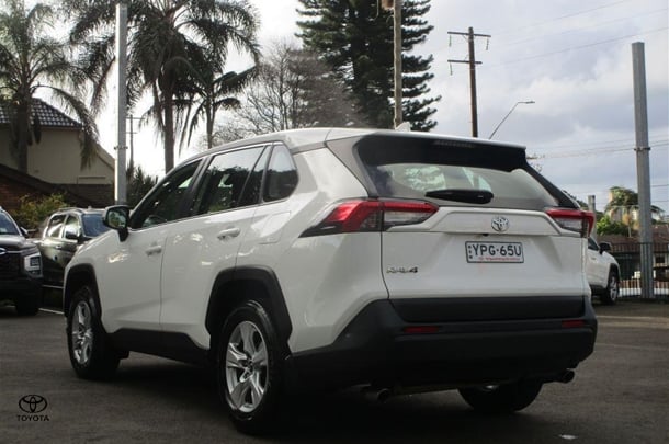 2019 Toyota RAV4 GX-2WD image 5