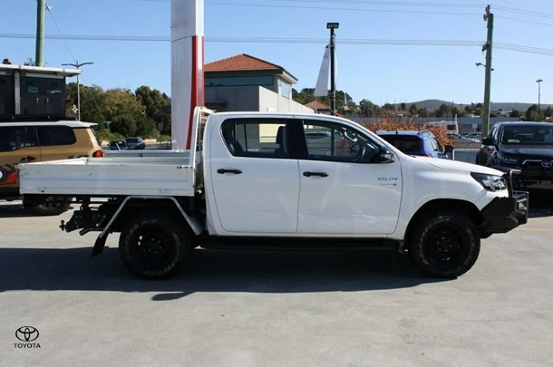 2021 Toyota Hilux SR image 7