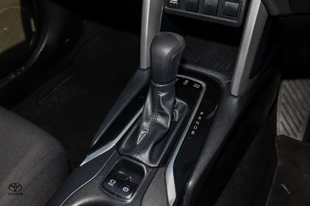 2022 Toyota Corolla Cross Hybrid GX image 15