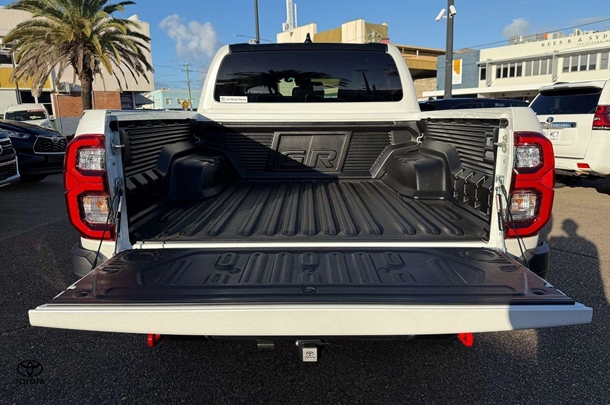 2024 Toyota Hilux GR-S image 13