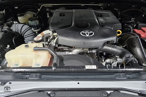 2024 Toyota Hilux SR5 image 10