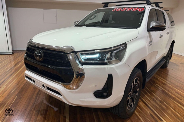 2023 Toyota Hilux SR5 image 10
