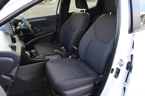 2021 Toyota Yaris Ascent Sport image 15