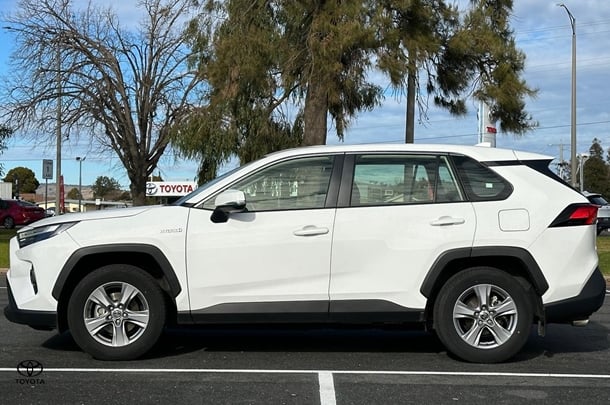 2022 Toyota RAV4 HYBRID GX AWD image 6