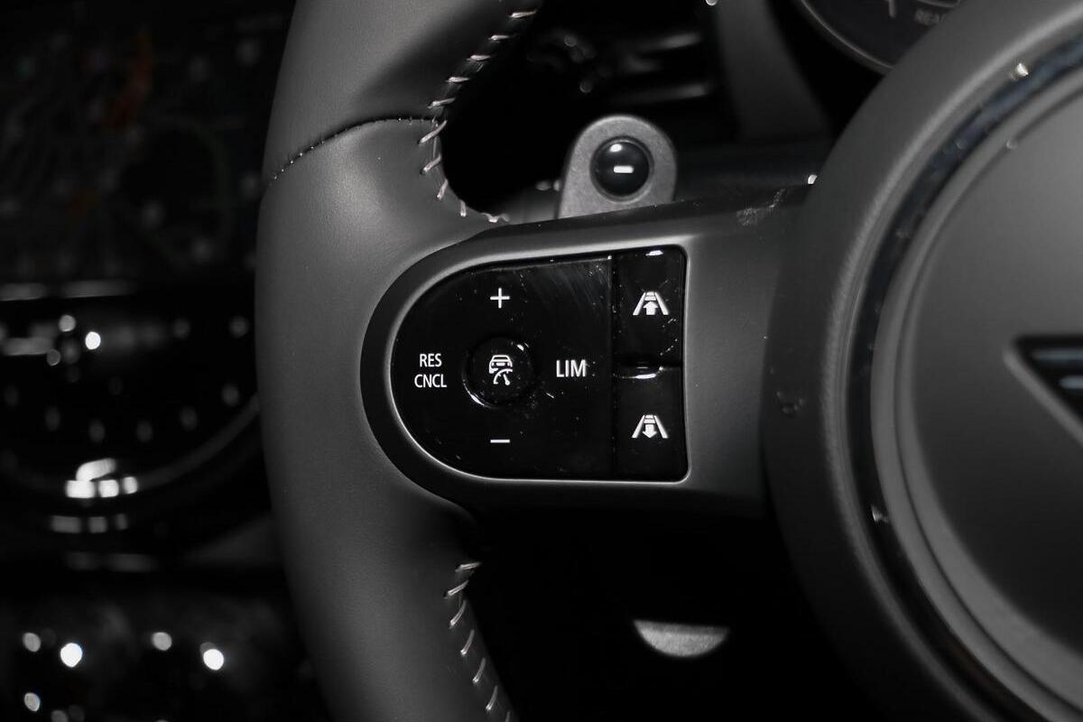 2024 MINI Clubman Cooper S Classic Auto image 14