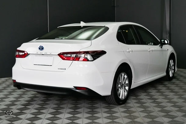 2024 Toyota Camry Hybrid Ascent image 4