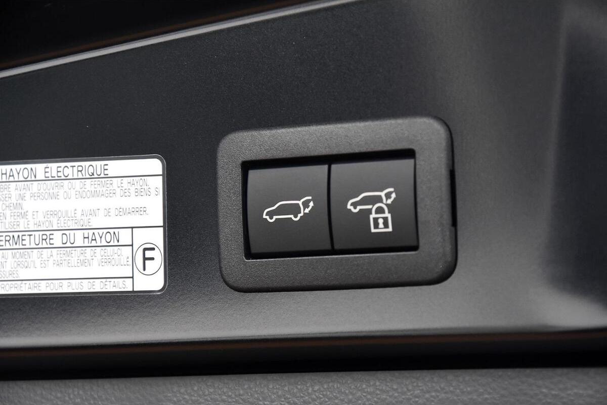 2024 Toyota Corolla Cross Atmos Auto 2WD image 15